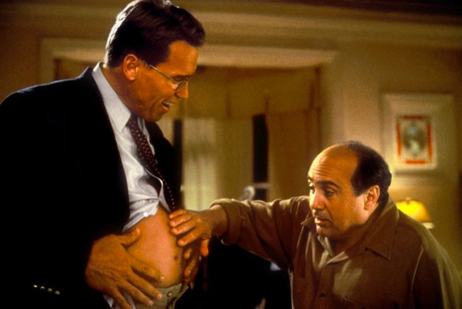 Danny DeVito and Arnold Schwarzenegger in Junior