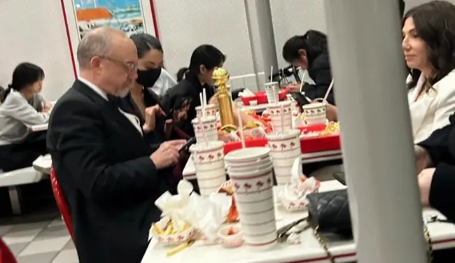 Paul Giamatti in In-N-Out Burger after Golden Globes success